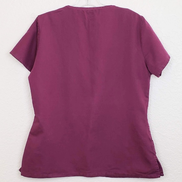 White Swan Gear Notched Neckline Curved Pocket Berry Scrub Top - Women's Medium - Picture 2 of 8